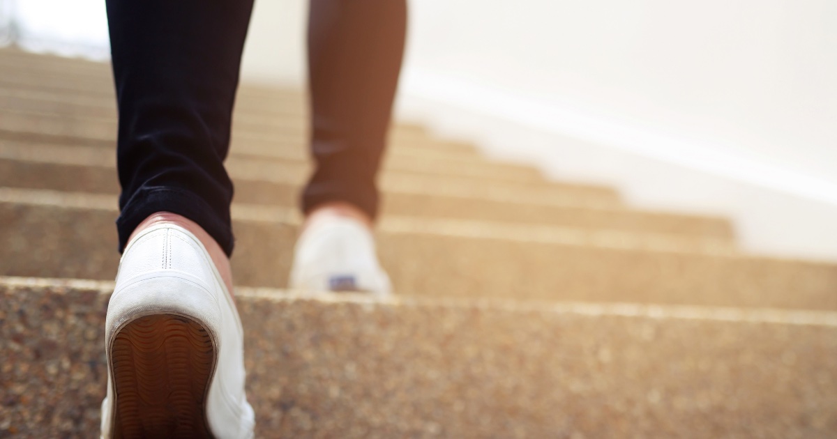 Why Do My Knees Hurt and Click When I Go Upstairs? | Causes & Exercises